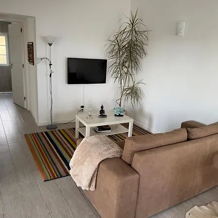 Casa Caloura Seaside Deluxe & Apartamento Lagoa (Azores)