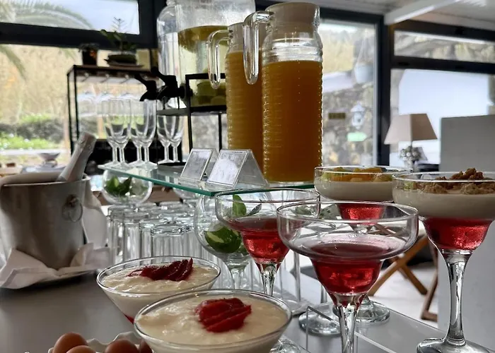 Casa Caloura Seaside Deluxe & *