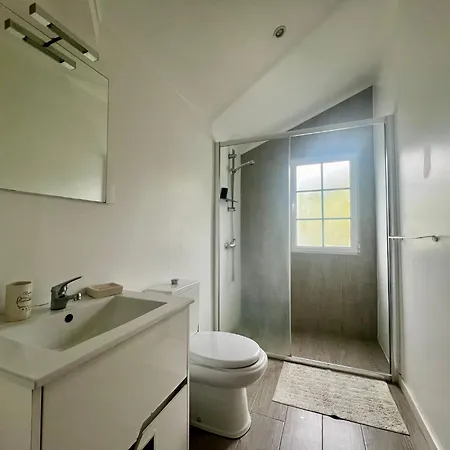 Casa Caloura Seaside Deluxe & Lagoa (Azores)