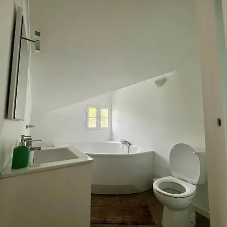 Casa Caloura Seaside Deluxe & Lagoa (Azores)