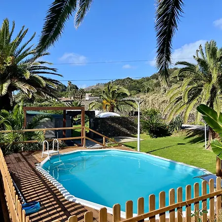 Casa Caloura Seaside Deluxe & Apartment *