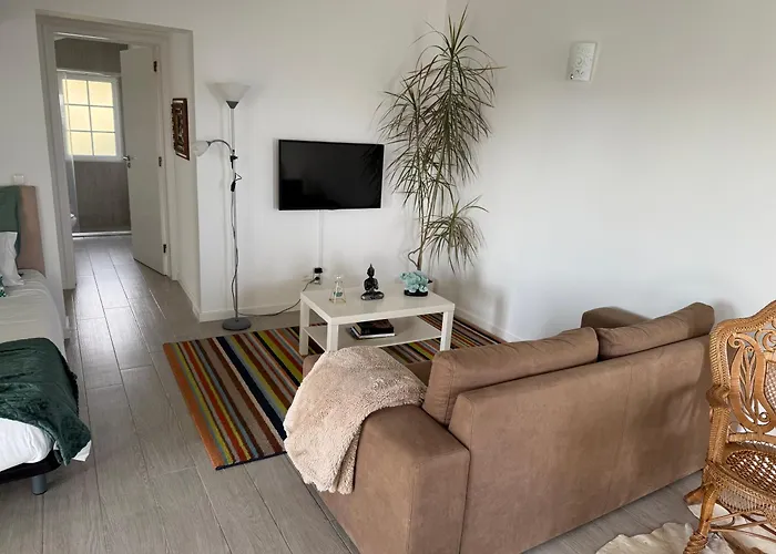 Casa Caloura Seaside Deluxe & Apartment Lagoa (Azores)