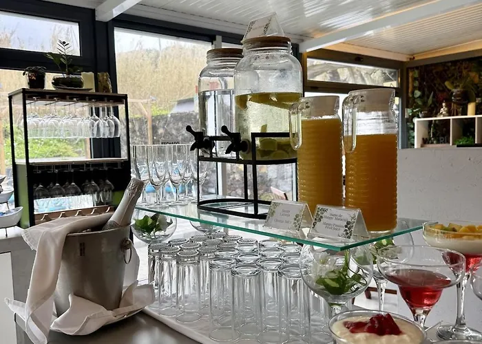 Casa Caloura Seaside Deluxe & *